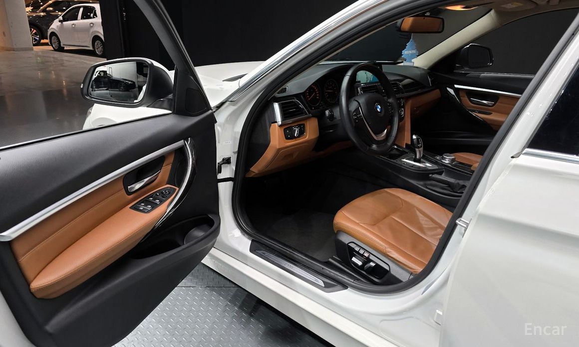 2017 BMW 3 серии VI (F3x) Рестайлинг 320i Luxury с пробегом 122 547 км