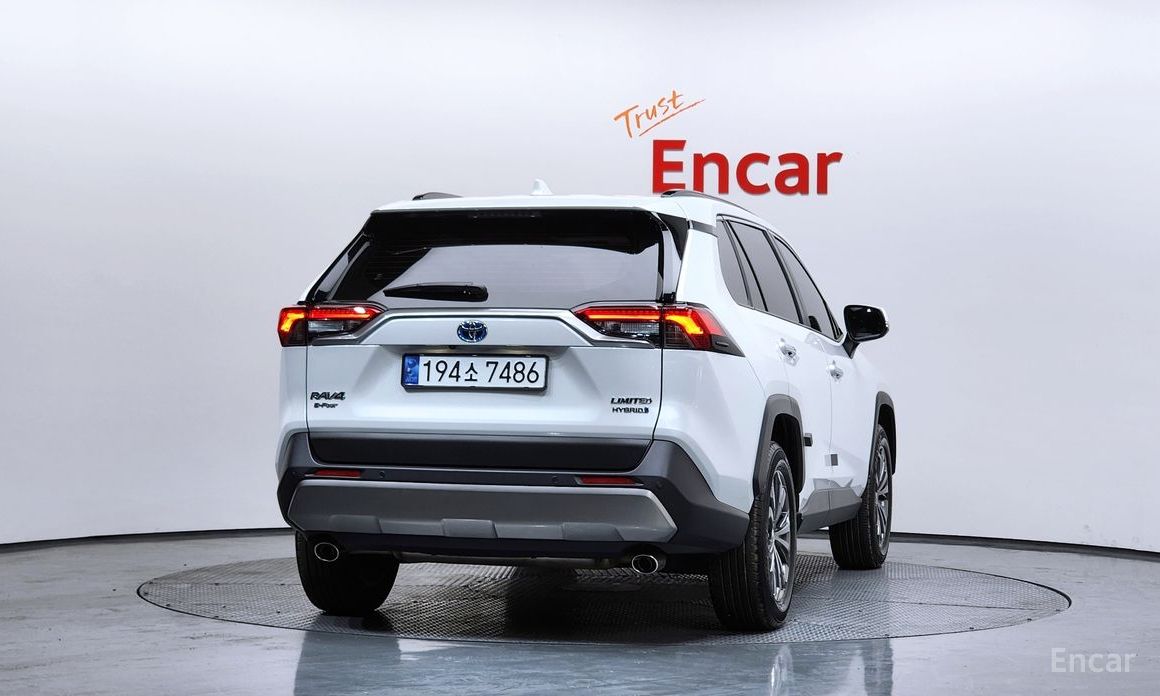2023 Toyota RAV4 V (XA50) 2,5 4WD Hybrid LTD с пробегом 28 134 км
