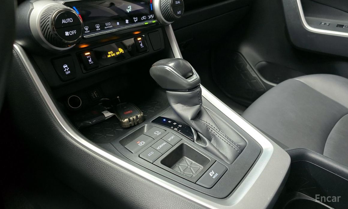2023 Toyota RAV4 V (XA50) 2.5 2WD Hybrid XLE с пробегом 31 351 км