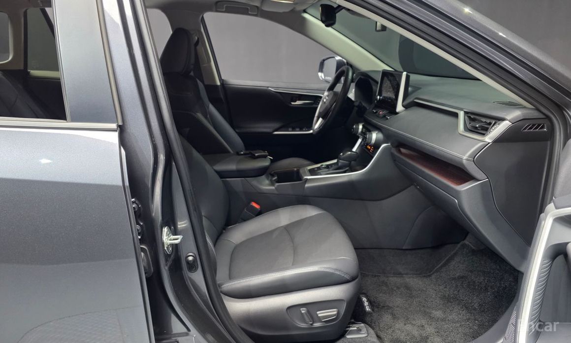 2023 Toyota RAV4 V (XA50) 2,5 4WD Hybrid LTD с пробегом 38 523 км