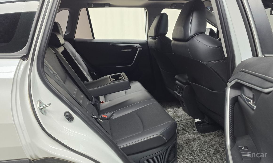 2023 Toyota RAV4 V (XA50) 2,5 4WD Hybrid LTD с пробегом 23 732 км