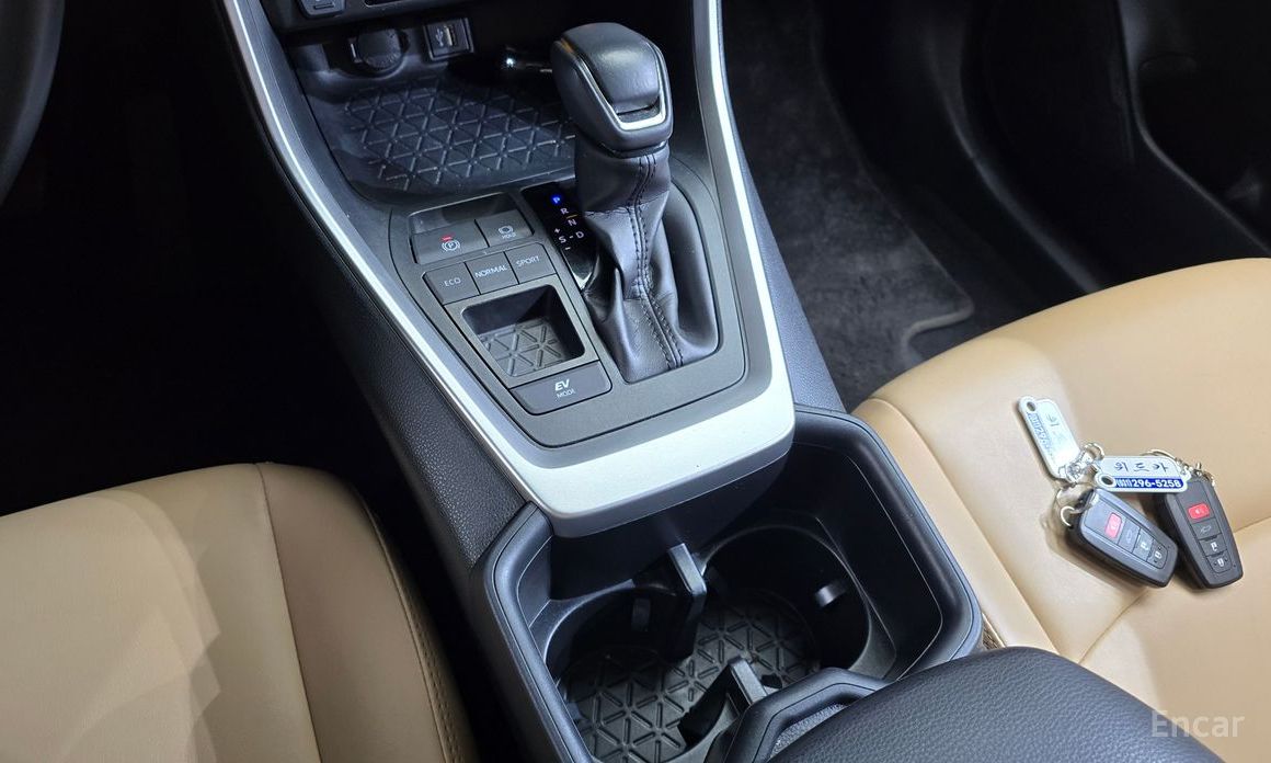 2023 Toyota RAV4 V (XA50) 2.5 2WD Hybrid XLE с пробегом 43 181 км
