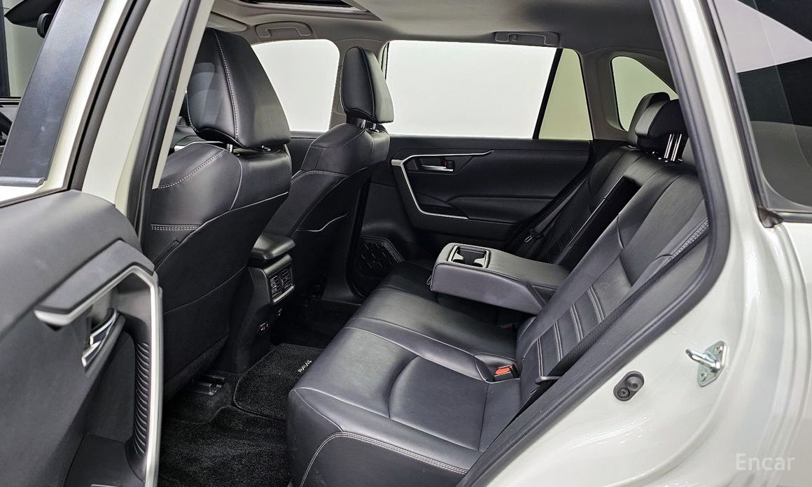 2019 Toyota RAV4 V (XA50) 2.5 2WD с пробегом 84 768 км