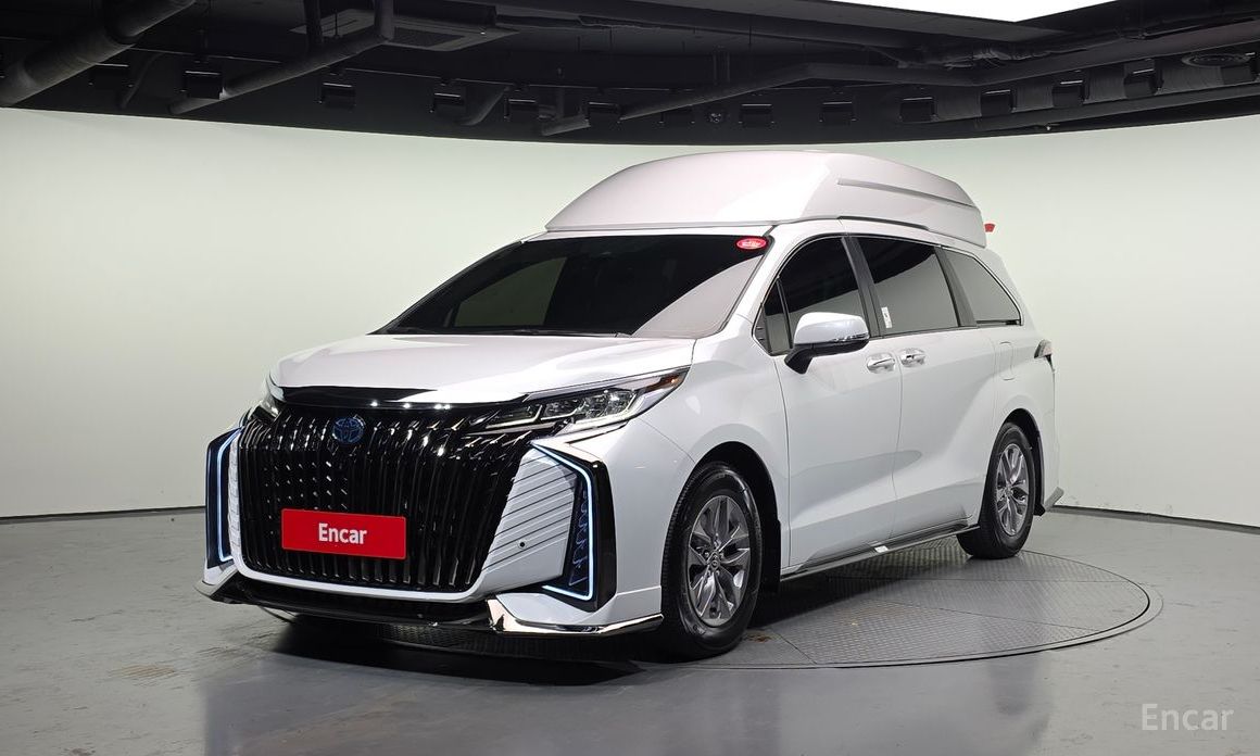 2023 Toyota Sienna IV 2.5 Hybrid AWD с пробегом 20 948 км