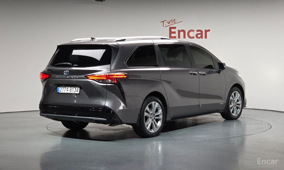 2021 Toyota Sienna IV 2.5 Hybrid 2WD с пробегом 67 389 км