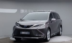 2022 Toyota Sienna IV 2.5 Hybrid 2WD с пробегом 17 131 км