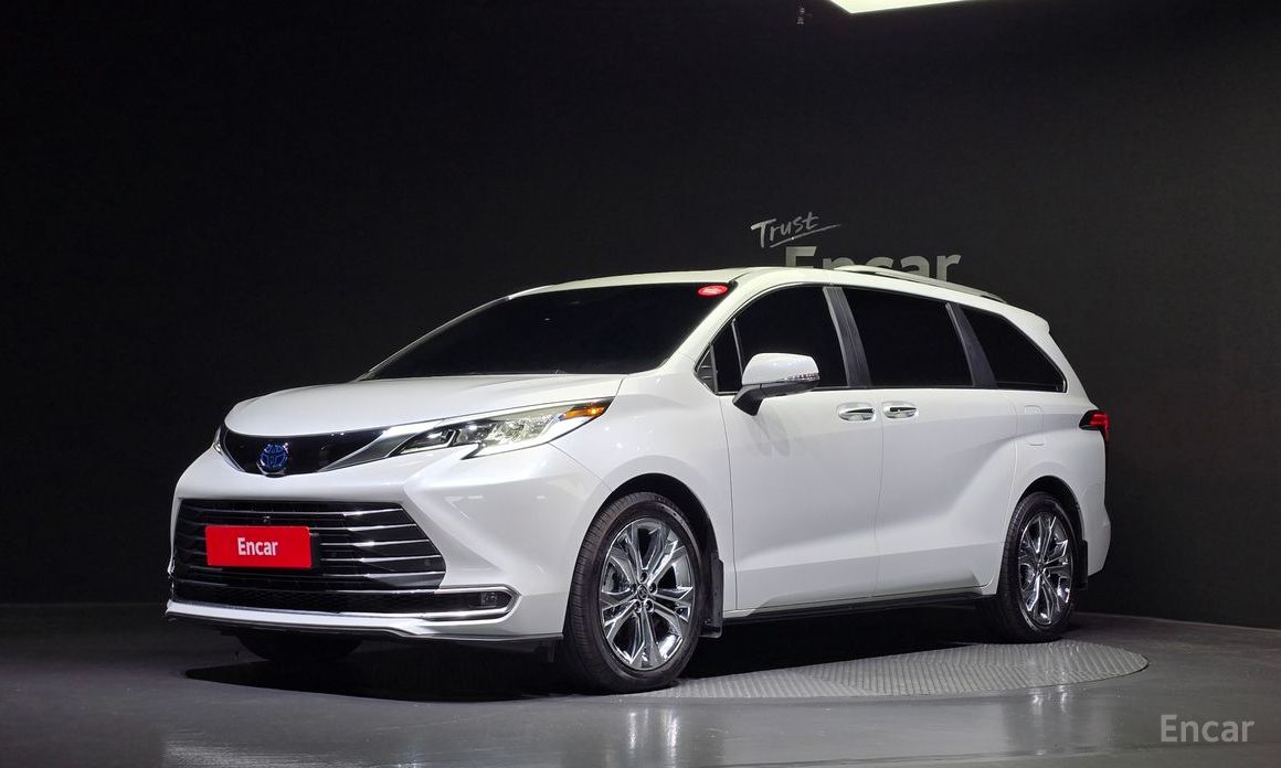 2023 Toyota Sienna IV 2.5 Hybrid 2WD с пробегом 12 363 км