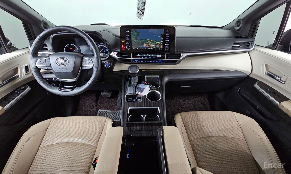 2023 Toyota Sienna IV 2.5 Hybrid 2WD с пробегом 28 552 км