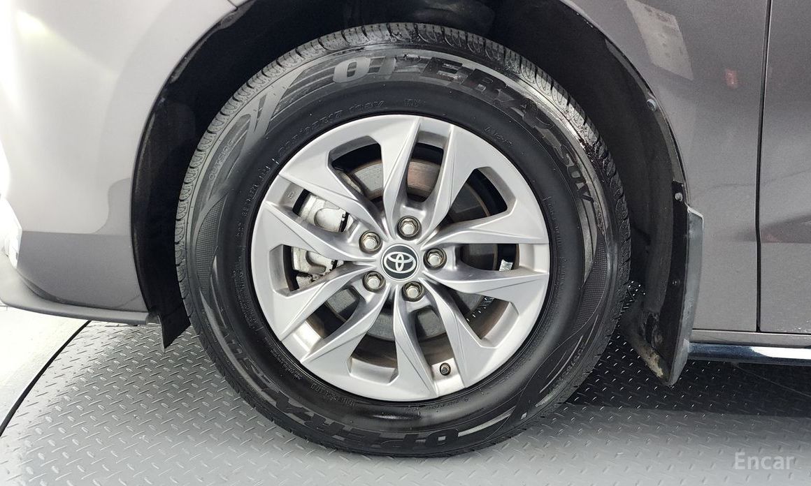 2023 Toyota Sienna IV 2.5 Hybrid AWD с пробегом 73 551 км