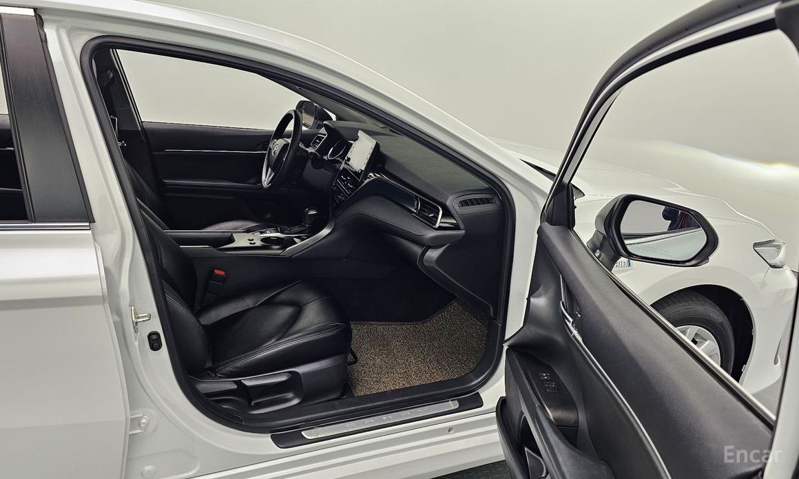 2022 Toyota Camry VIII (XV70) Рестайлинг 2.5 LE Hybrid с пробегом 119 708 км