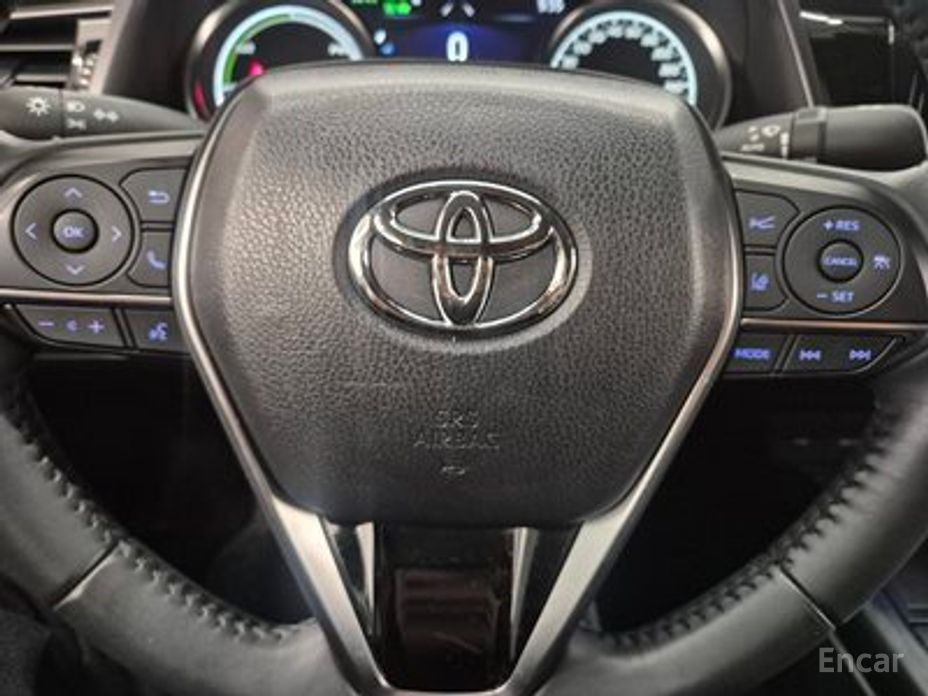 2023 Toyota Camry VIII (XV70) Рестайлинг 2.5 XLE Hybrid с пробегом 41 500 км