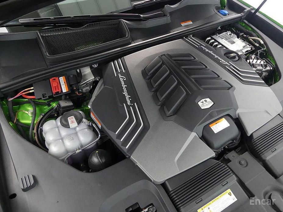 2024 Lamborghini Urus I Рестайлинг 4.0 V8 S с пробегом 9 000 км