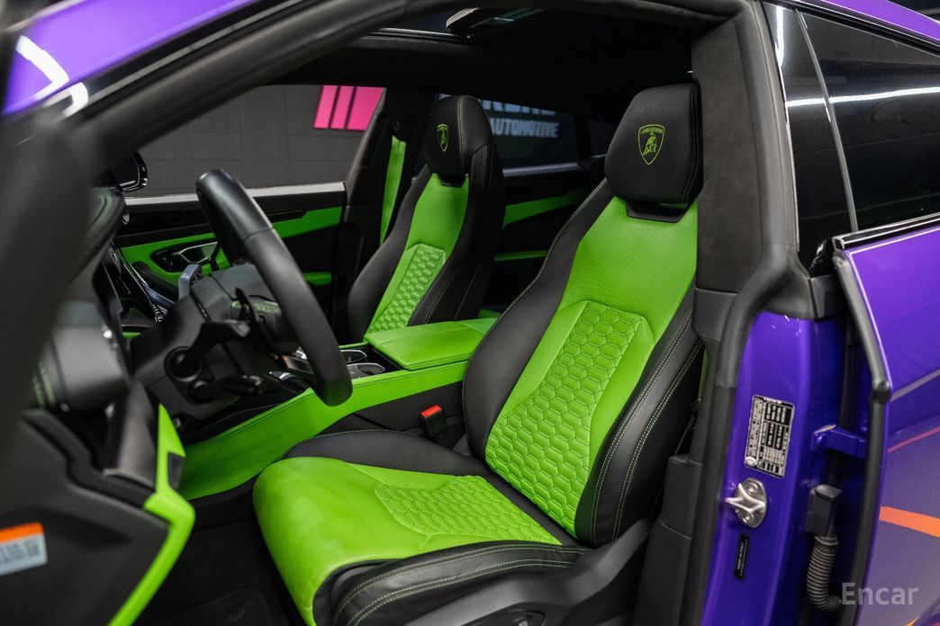 2022 Lamborghini Urus I Рестайлинг 4.0 V8 с пробегом 9 500 км