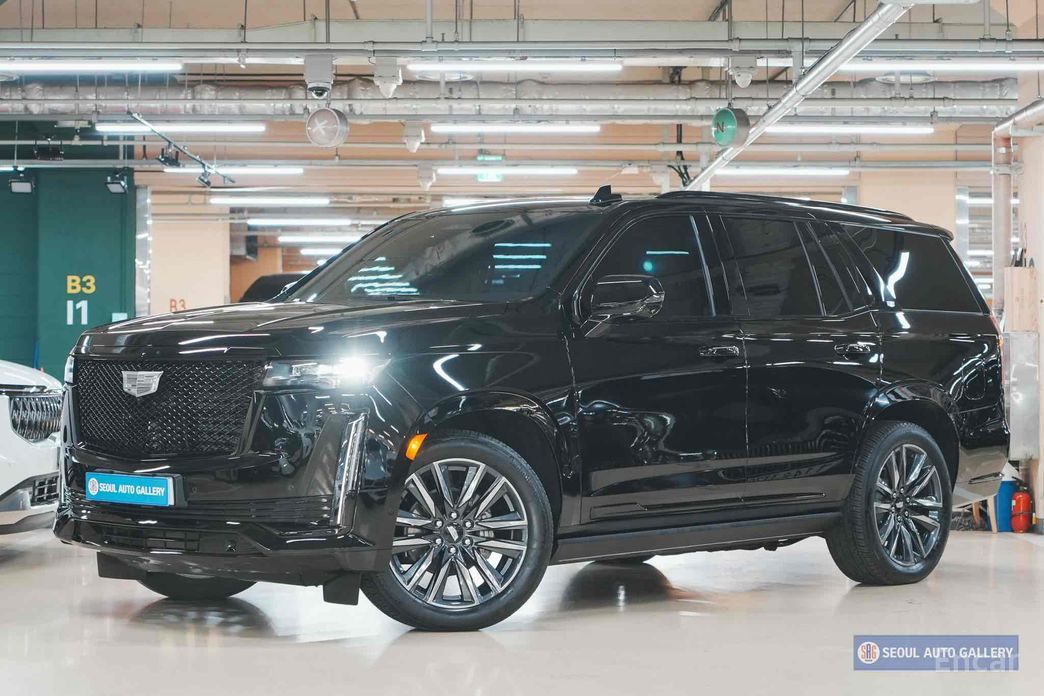 2023 Cadillac Escalade V 6.2 Sports Platinum с пробегом 13 000 км