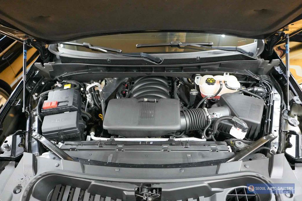 2023 Cadillac Escalade V 6.2 Sports Platinum с пробегом 13 000 км