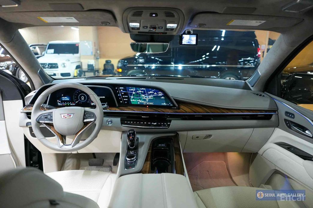 2023 Cadillac Escalade V 6.2 Sports Platinum с пробегом 13 000 км