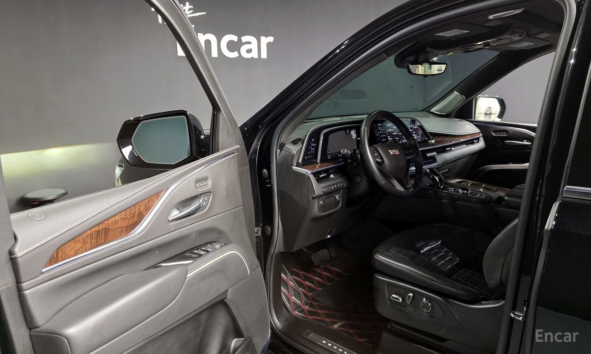 2022 Cadillac Escalade V 6.2 Premium Luxury Platinum с пробегом 56 277 км