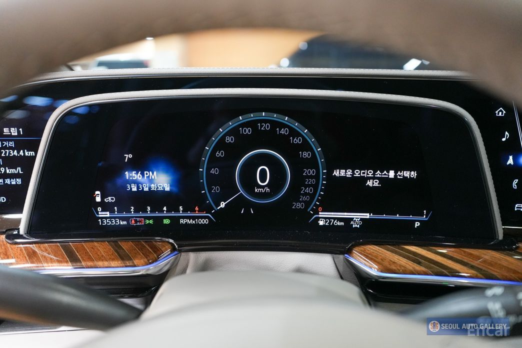 2023 Cadillac Escalade V 6.2 Sports Platinum с пробегом 13 000 км