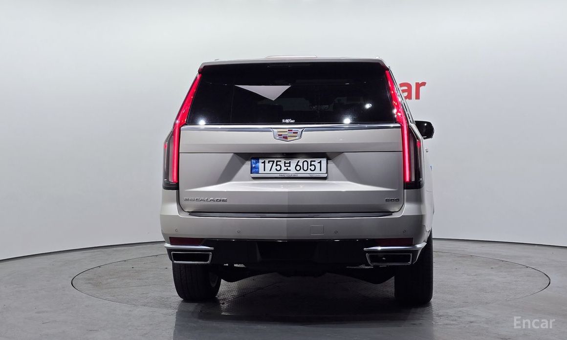 2022 Cadillac Escalade V 6.2 Premium Luxury Platinum с пробегом 77 336 км