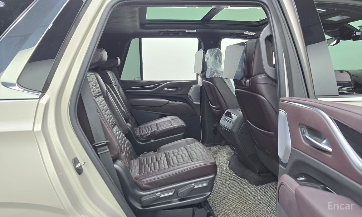 2022 Cadillac Escalade V 6.2 Premium Luxury Platinum с пробегом 77 336 км