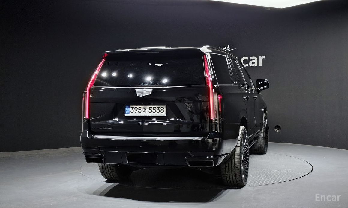 2022 Cadillac Escalade V 6.2 Sports Platinum с пробегом 27 583 км