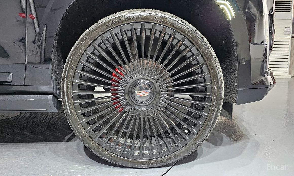 2022 Cadillac Escalade V 6.2 Sports Platinum с пробегом 27 583 км