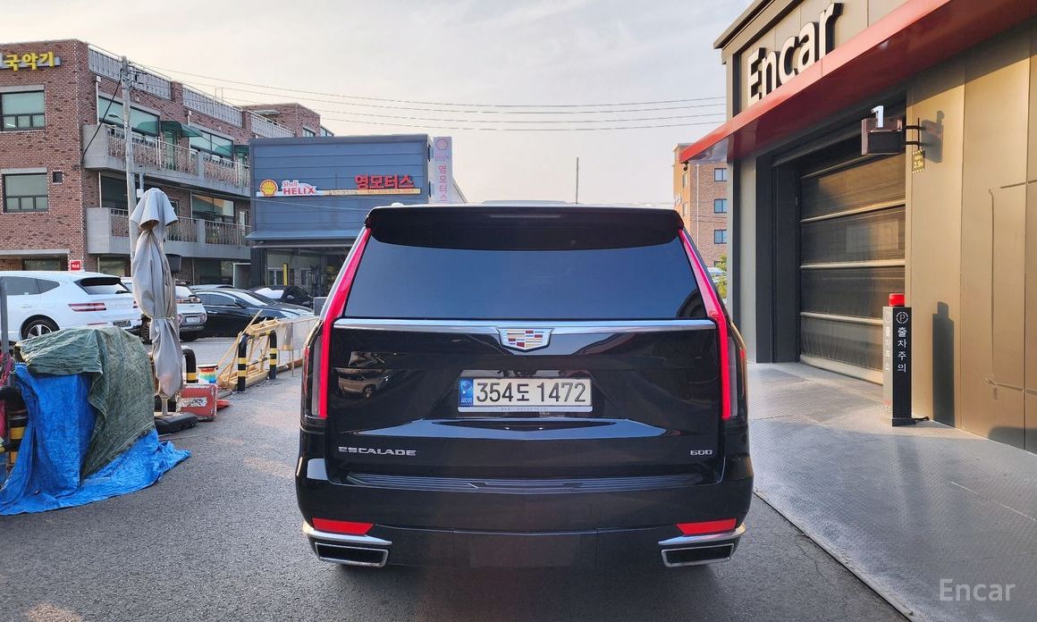2022 Cadillac Escalade V 6.2 ESV ESV Premium Luxury Platinum с пробегом 62 878 км