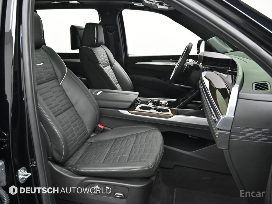 2025 Cadillac Escalade V 6.2 ESV ESV Sports Platinum с пробегом 3 935 км
