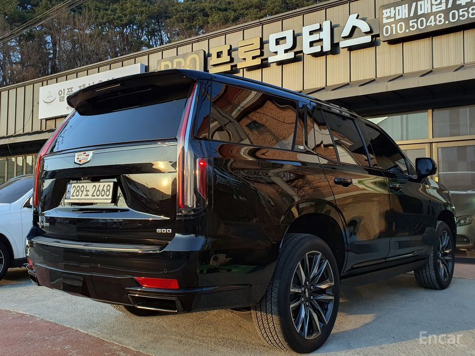 2022 Cadillac Escalade V 6.2 Sports Platinum с пробегом 26 305 км