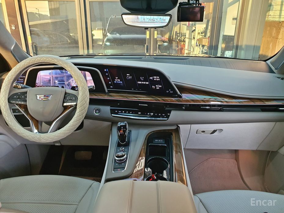 2022 Cadillac Escalade V 6.2 Sports Platinum с пробегом 26 305 км