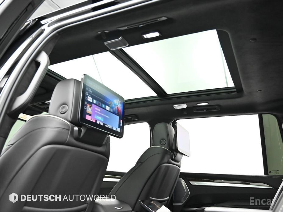 2025 Cadillac Escalade V 6.2 ESV ESV Sports Platinum с пробегом 3 935 км