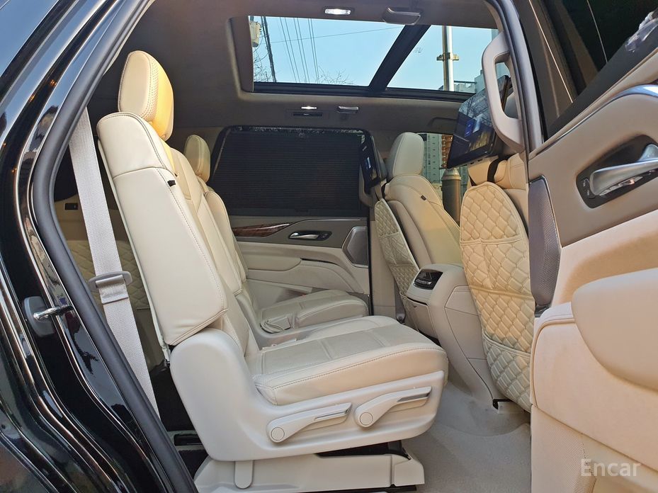 2022 Cadillac Escalade V 6.2 Sports Platinum с пробегом 26 305 км