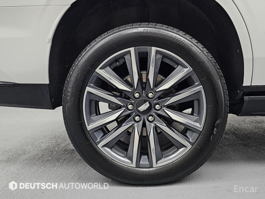 2023 Cadillac Escalade V 6.2 Sports Platinum с пробегом 30 833 км