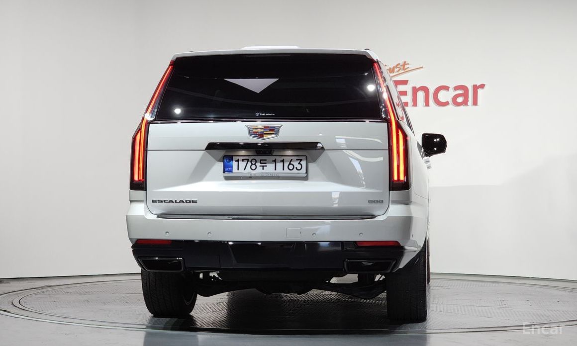 2025 Cadillac Escalade V 6.2 ESV ESV Sports Platinum с пробегом 14 837 км