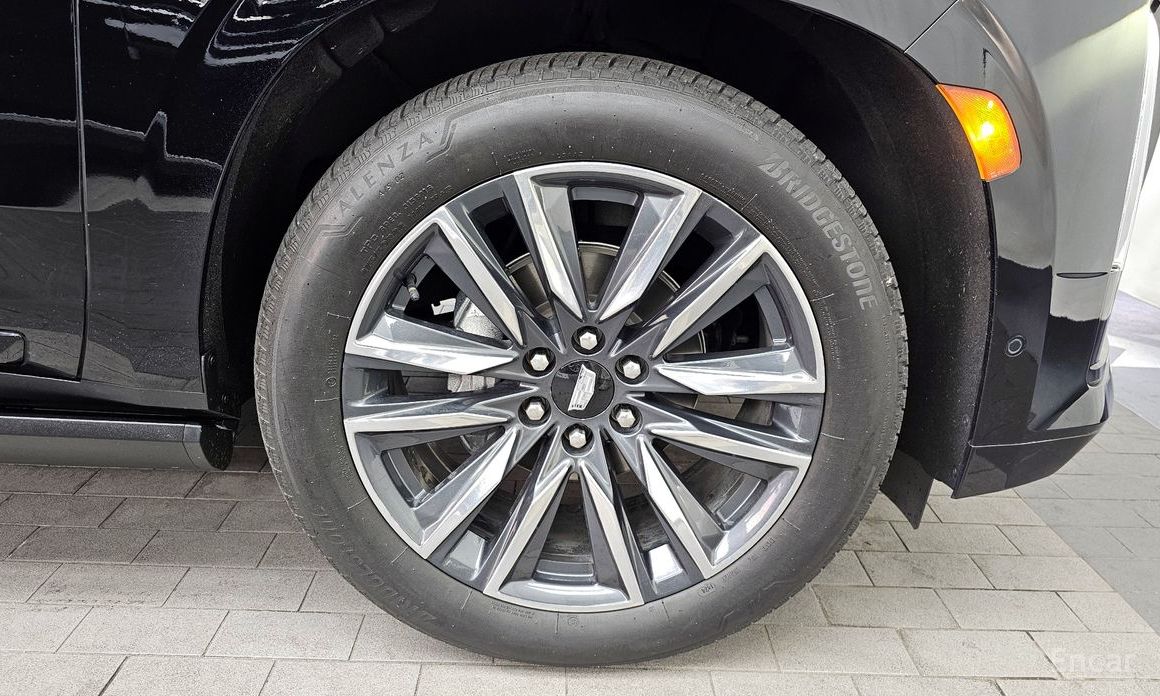 2022 Cadillac Escalade V 6.2 Sports Platinum с пробегом 90 909 км