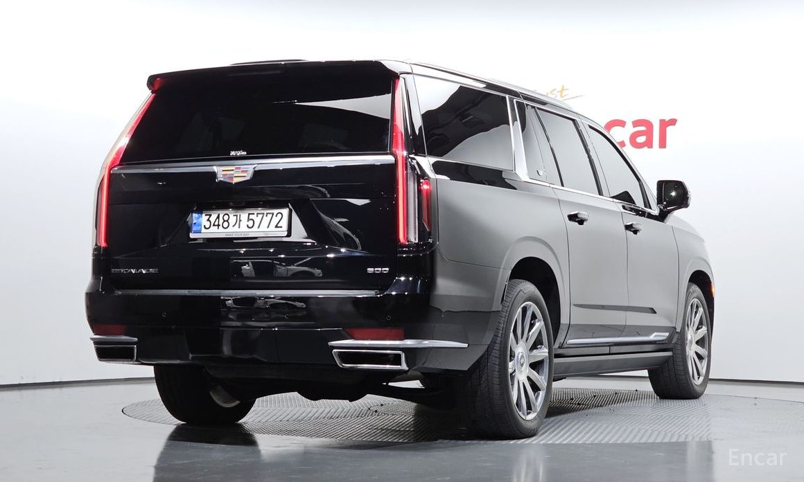2022 Cadillac Escalade V 6.2 ESV ESV Premium Luxury Platinum с пробегом 57 709 км