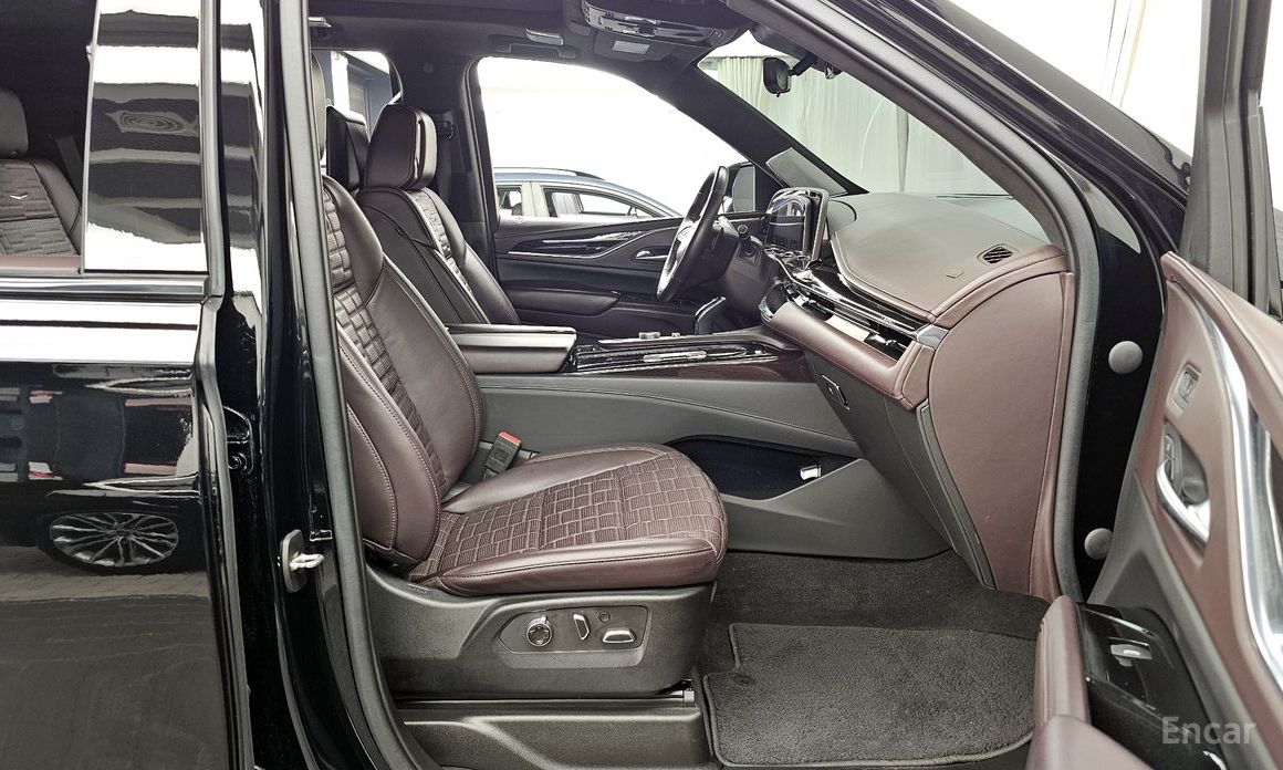 2022 Cadillac Escalade V 6.2 Sports Platinum с пробегом 90 909 км