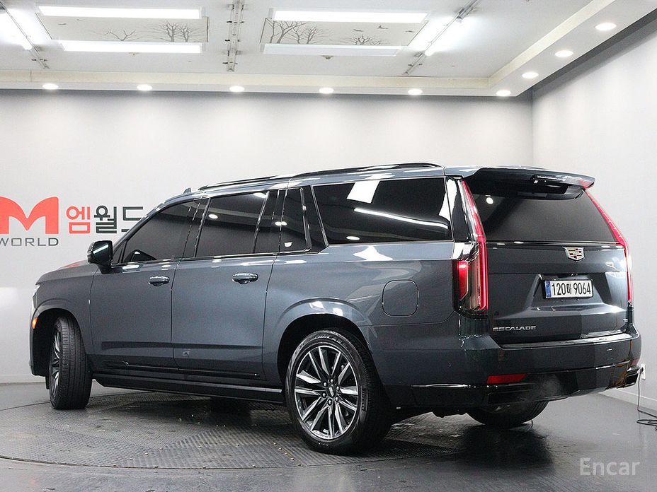 2021 Cadillac Escalade V 6.2 ESV ESV Sports Platinum с пробегом 78 953 км