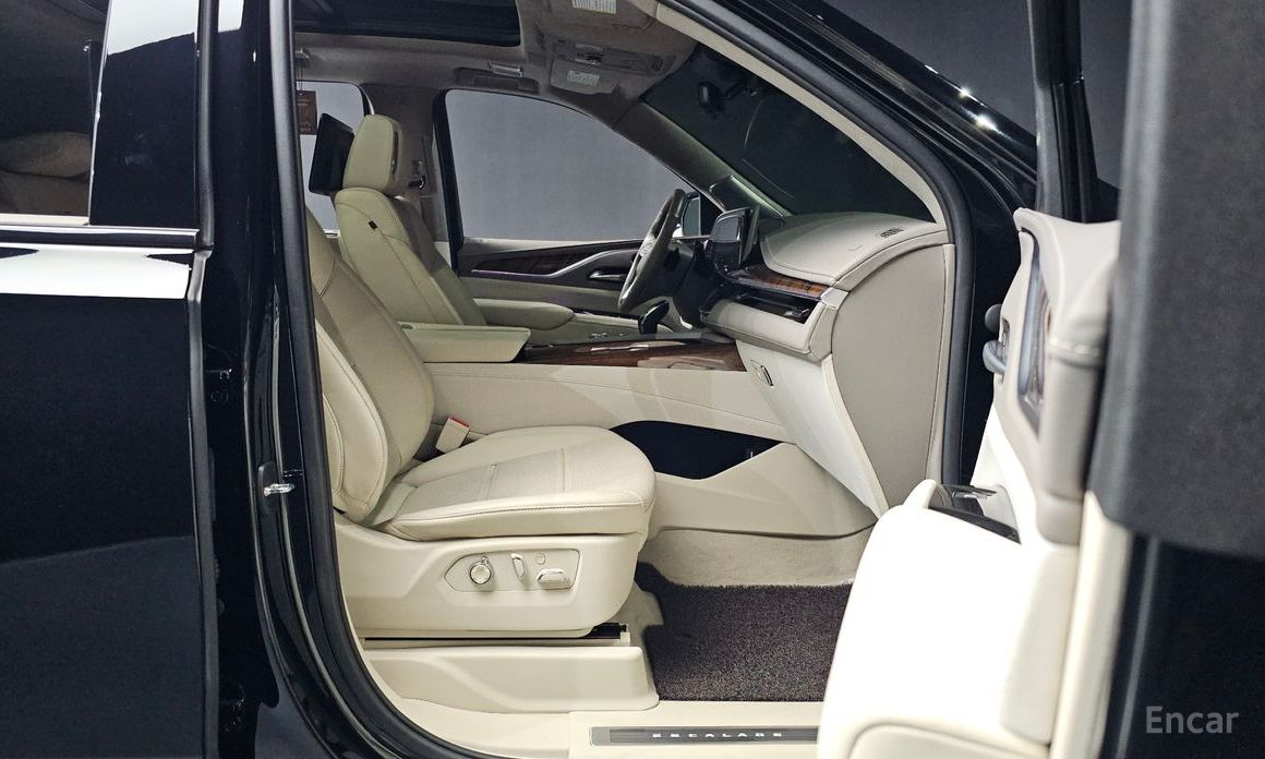 2022 Cadillac Escalade V 6.2 Sports Platinum с пробегом 52 603 км