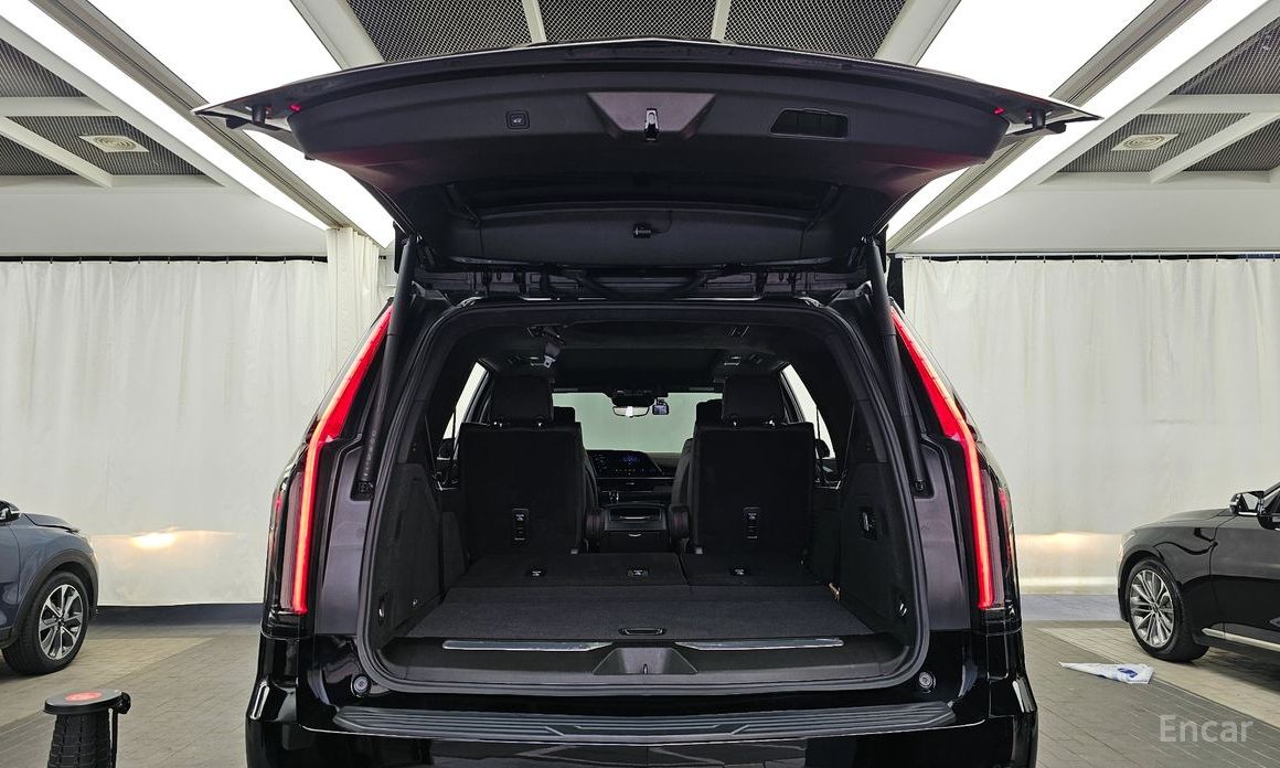 2022 Cadillac Escalade V 6.2 Sports Platinum с пробегом 90 909 км