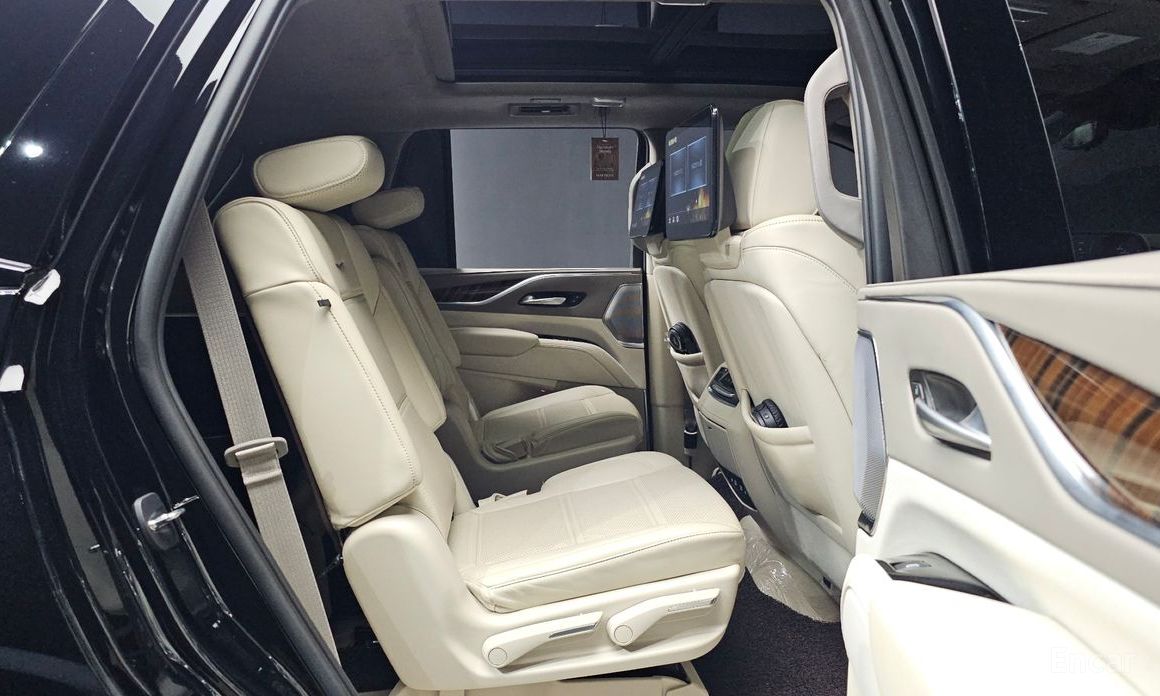 2022 Cadillac Escalade V 6.2 Sports Platinum с пробегом 52 603 км