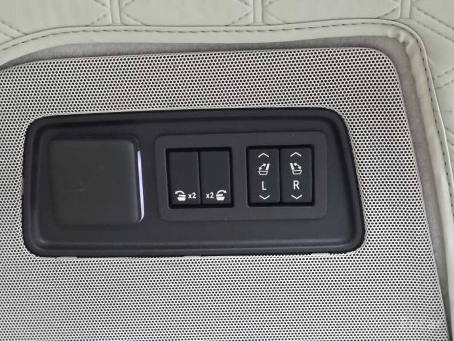 2023 Cadillac Escalade V 6.2 Sports Platinum с пробегом 16 334 км