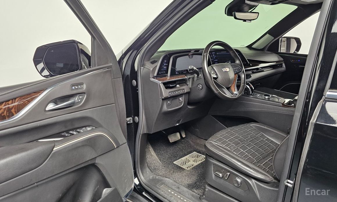 2022 Cadillac Escalade V 6.2 ESV ESV Premium Luxury Platinum с пробегом 45 911 км