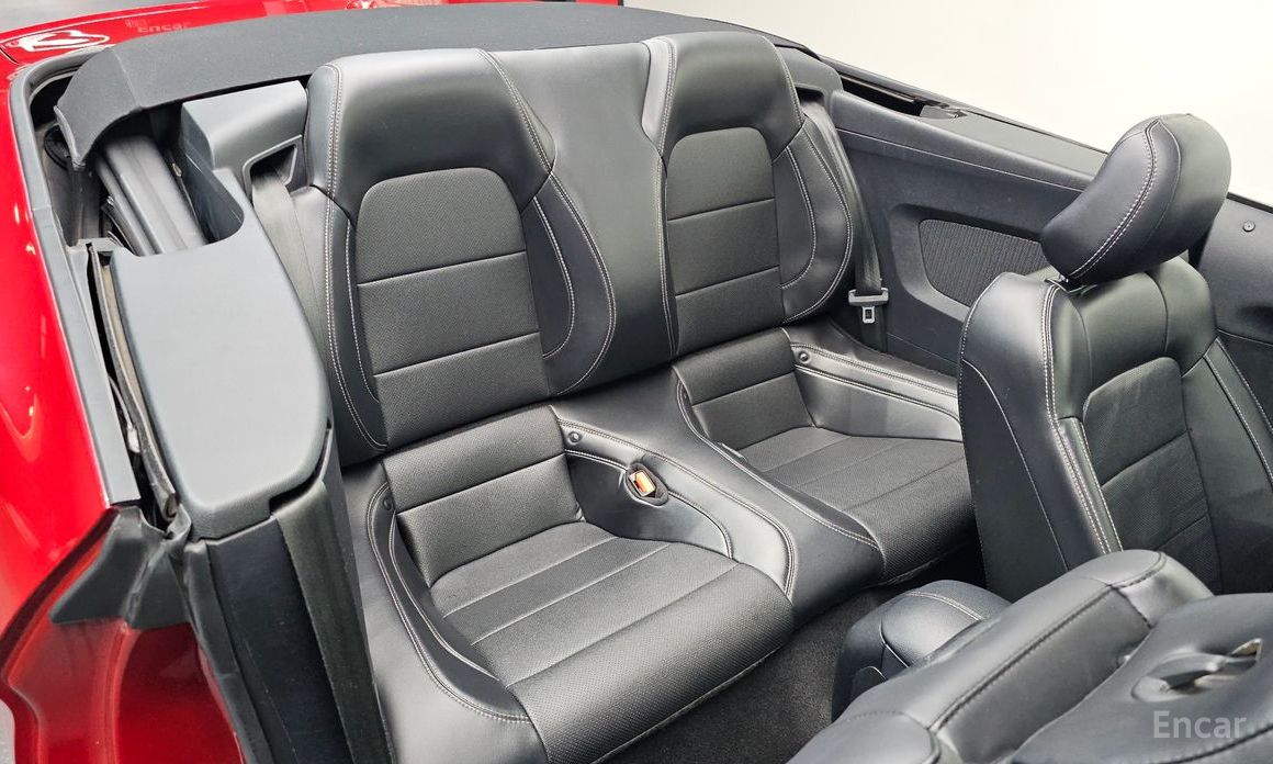 2022 Ford Mustang VI Рестайлинг Convertible с пробегом 49 877 км