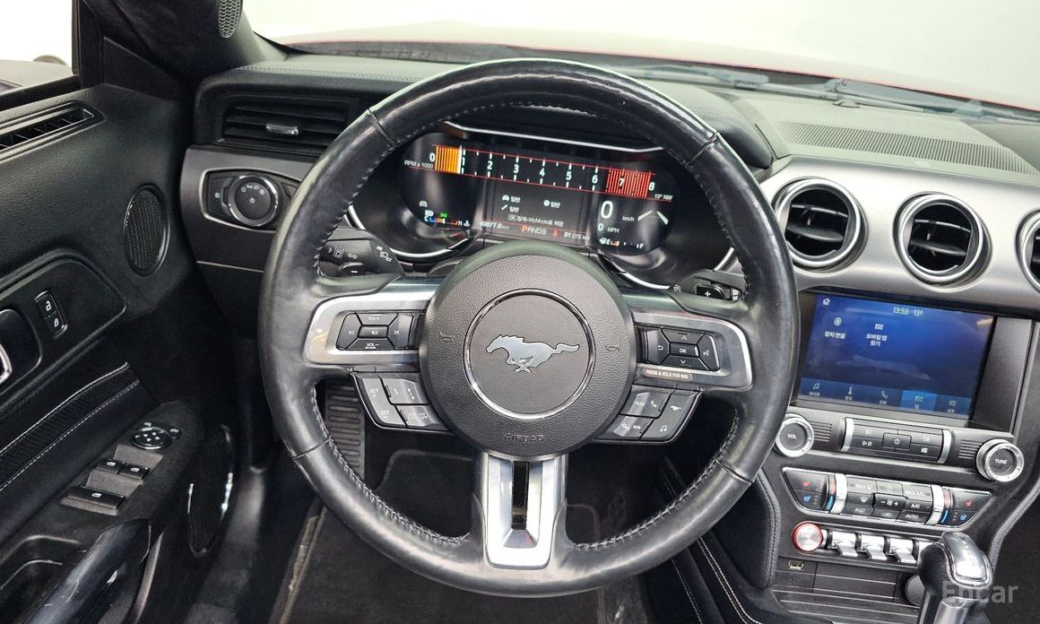 2022 Ford Mustang VI Рестайлинг Convertible с пробегом 49 877 км