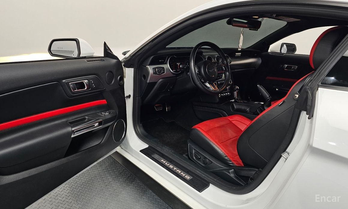 2022 Ford Mustang VI Рестайлинг Coupe с пробегом 39 784 км