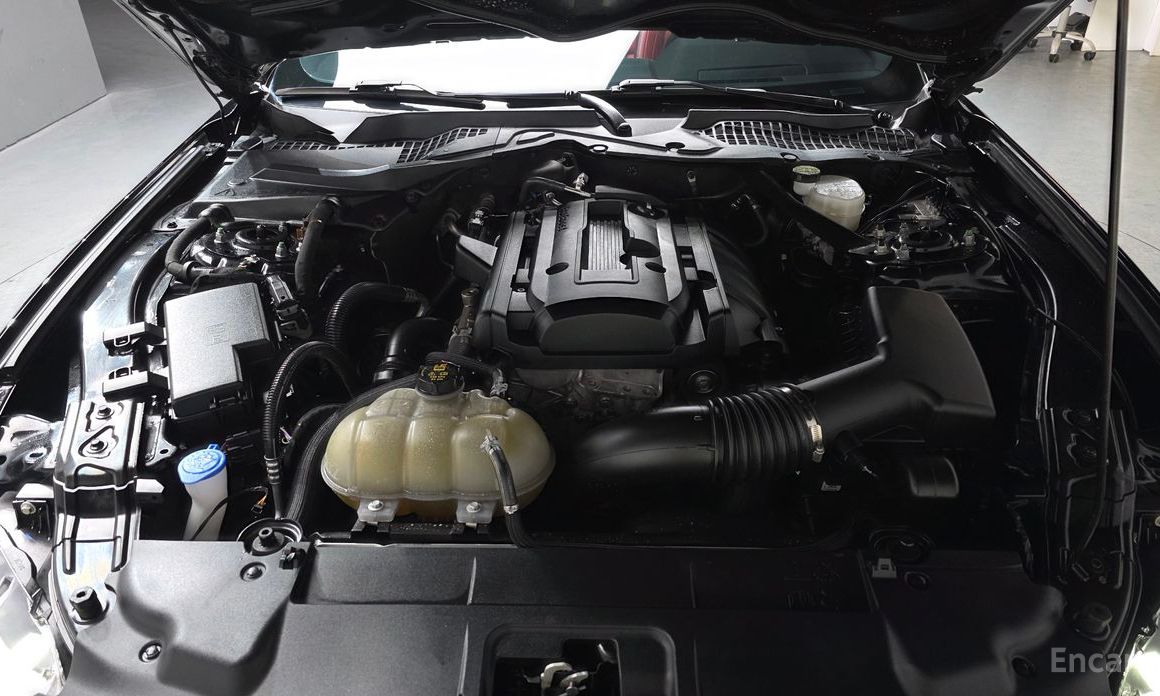 2022 Ford Mustang VI Рестайлинг Convertible с пробегом 45 024 км