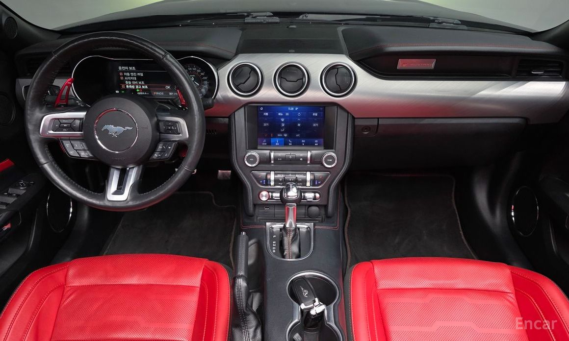 2022 Ford Mustang VI Рестайлинг Convertible с пробегом 45 024 км