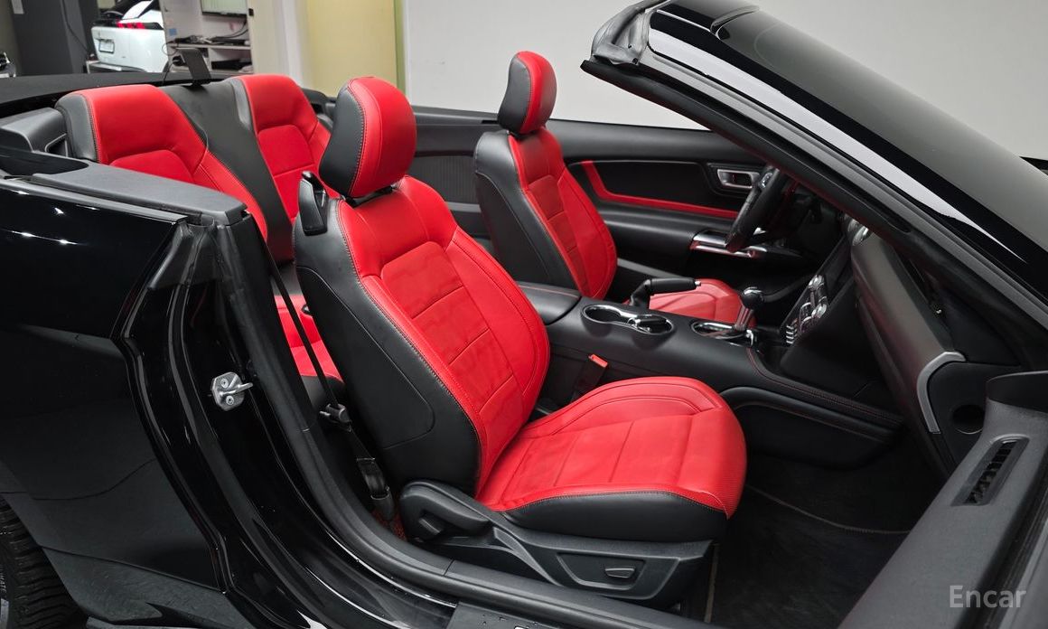 2022 Ford Mustang VI Рестайлинг Convertible с пробегом 45 024 км