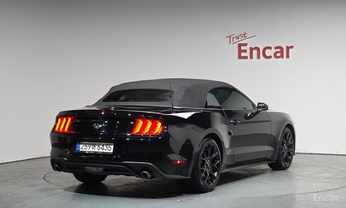 2022 Ford Mustang VI Рестайлинг Convertible с пробегом 45 024 км